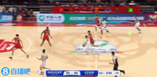 冲击力十足！克里斯连续攻筐打2+1 帮助山东咬住比分