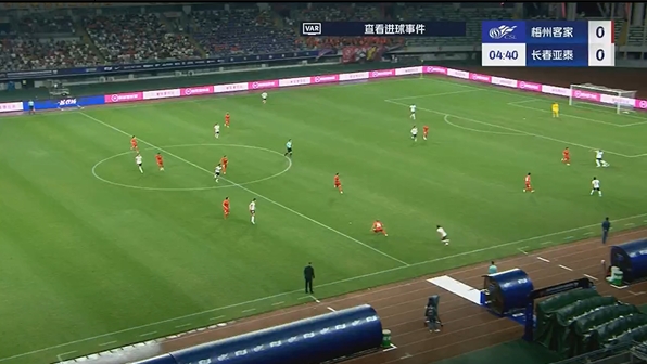 半场-谭龙中场吊射破门奥莫伊胡安弗建功 长春亚泰2-0梅州客家